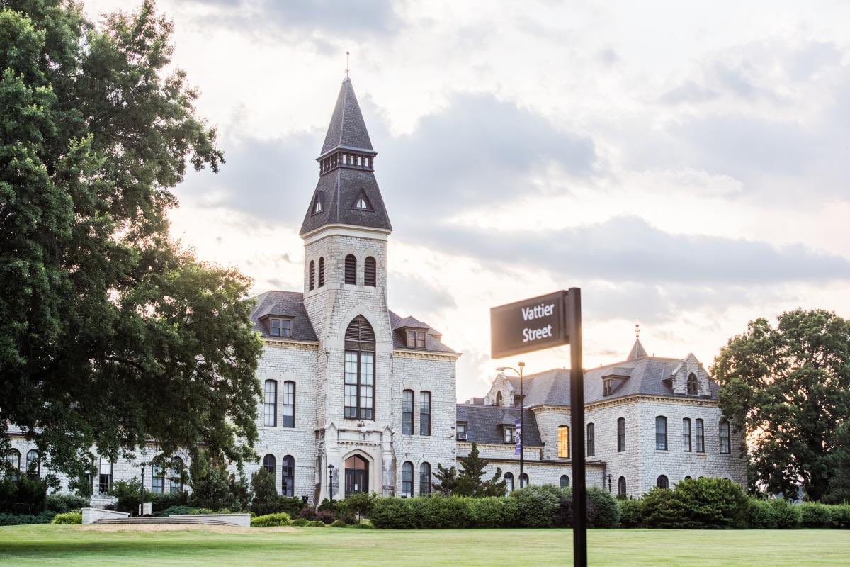 I am extremely excited to say that after a great conversation with <a href="/coachliddle/">Drew Liddle</a>, I have received a scholarship from <a href="/KStateFB/">K-State Football</a>.

<a href="/Kili24_/">Kilian Zierer</a> <a href="/Coach_Danny92/">Danny Alexander</a> <a href="/CoachJones_RGS/">Coach Jones 💪🏼</a> <a href="/GridironImports/">Gridiron Imports Foundation</a> <a href="/coachBuckhalter/">Christopher Buckhalter</a> <a href="/DAWGHZERECRUITS/">Dawg House Recruiting</a> <a href="/coachdtwhite/">Derek White</a> <a href="/BrianSpapens/">Coach Brian Spapens</a>