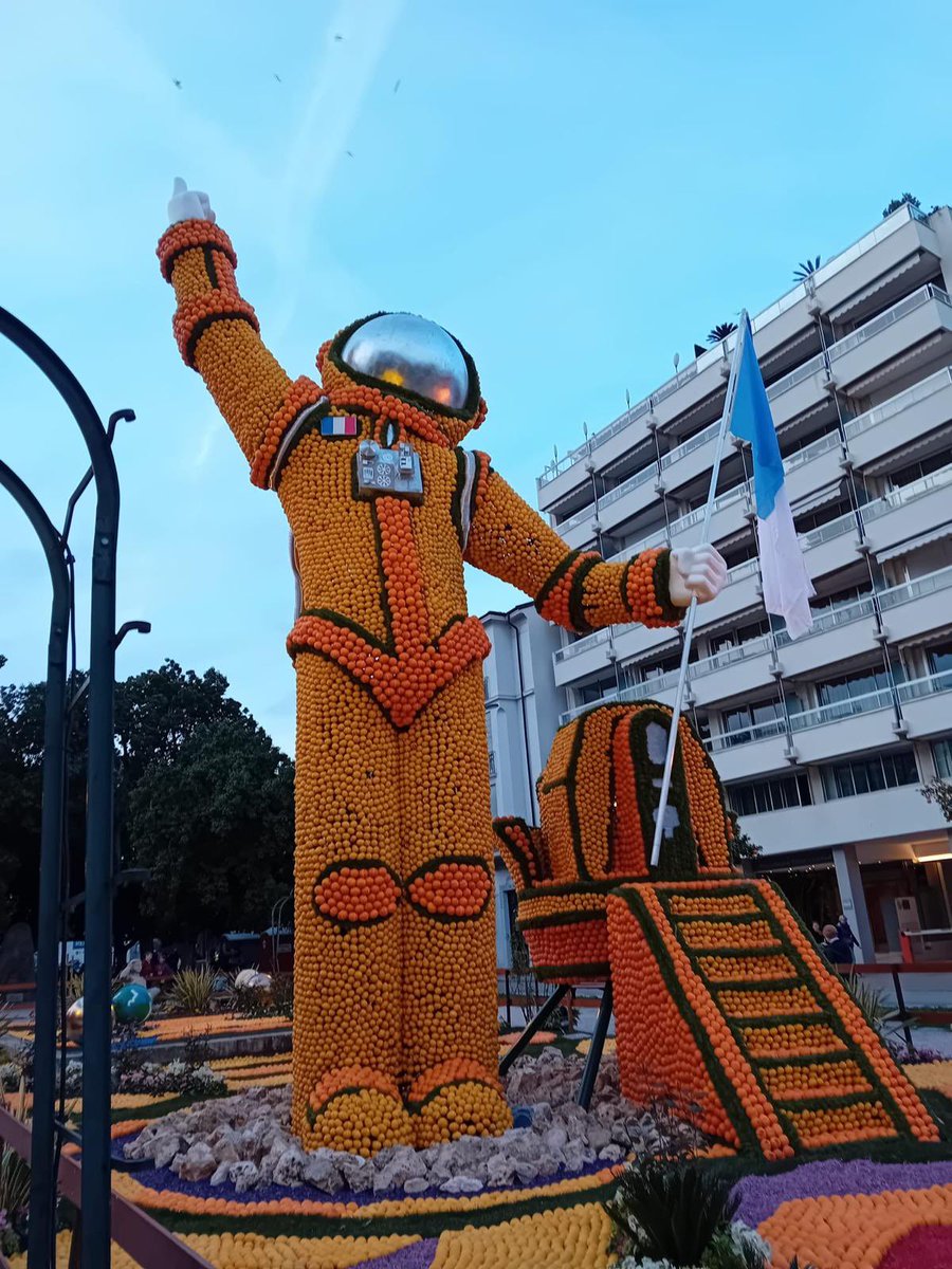 brainonfire1580's tweet image. #Menton ready for Mars ? @elonmusk 
#lemonfestival #feteducitron