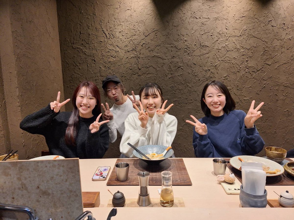 本日も通常営業いたします。
11:00-14:30
《本日の限定》
柚香る中華蕎麦
クリーミー牡蠣蕎麦
Idouji式グリーンカレー麺

《X裏限定》
深み山椒
※「深み鶏」購入し、「裏」とお伝えください

《賄い丼》
TKG-キャビア添え-
三種の鶏豚丼

《一品》
豚の角煮
　単品
　赤星セット
　角煮丼