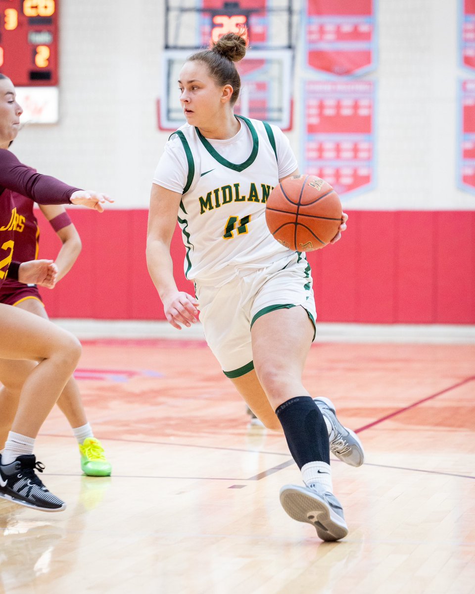 WBB 4-YEAR Coaches!!

ENDIJA SEDLINA

5'9 SG/SF 

MIDLAND COLLEGE | NJCAA | REGION 5
2024-2025 | 9.5 ppg, 3.6 rpg, 1.7apg , 41.5% fg, 37% 3pt

•Latvia National Team - U14 and U16
•Latvia 3x3 National Team NT U18, U21, U23
•EGBL U20 Stage II Best Player award (2023)
•EGBL U20