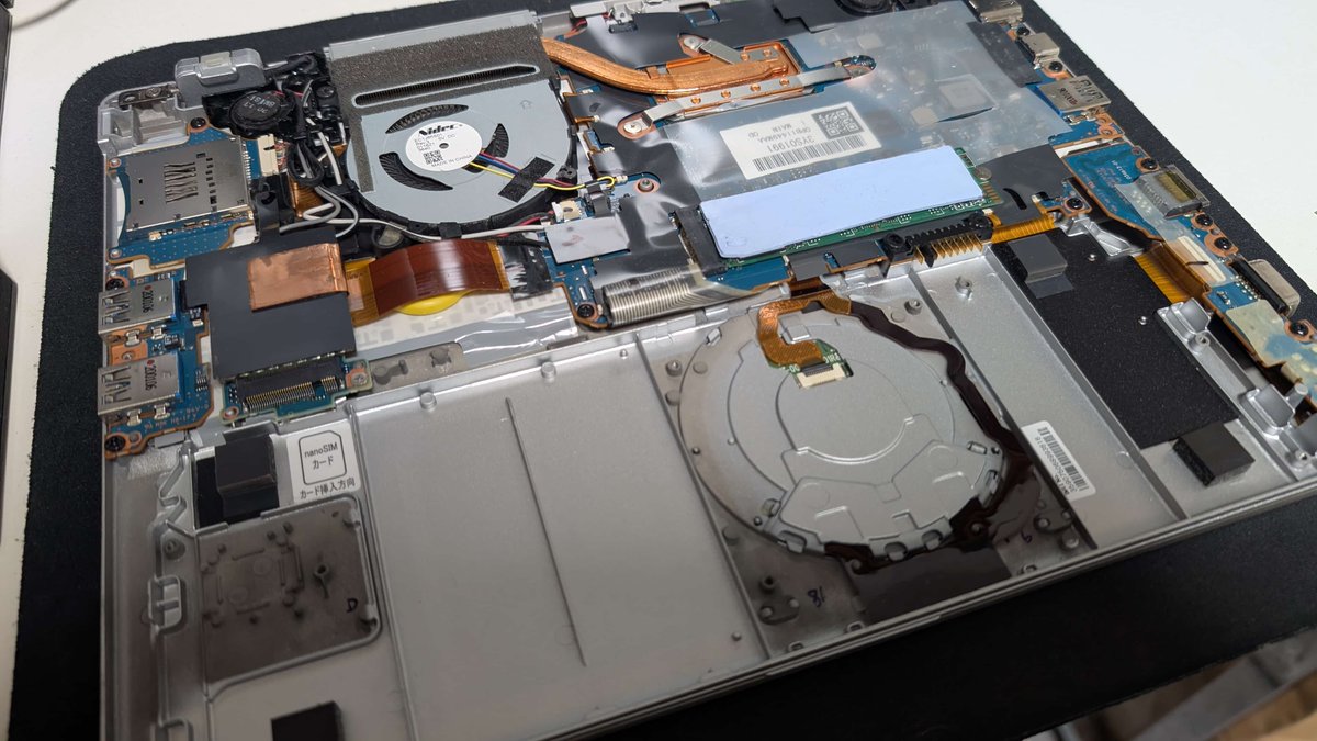 pcsfield's tweet photo. Panasonic Let's Note CF-QV8 M.2 SATA SSDからM.2 NVMe SSDへ換装。

クローン化後、ブートエラーが発生しましたが、Diskpartで修復。

#広島市 #サポート #SSD換装 https://t.co/xm8QeAyjyW