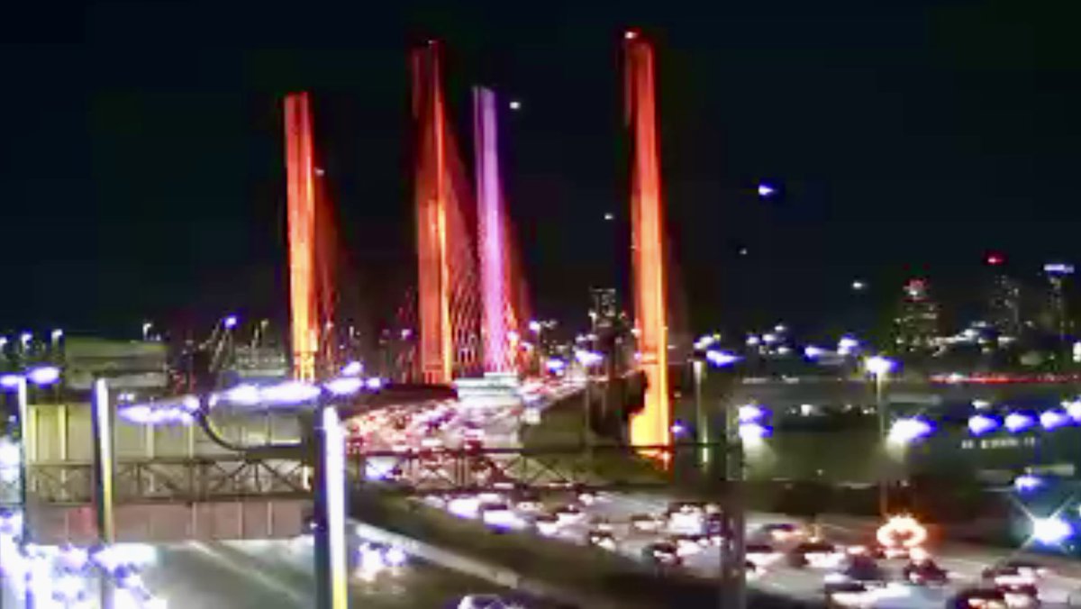 KatiaPorzo's tweet photo. Over a dozen New York landmarks are lit orange tonight to honor Ariel and Kfir #Bibas, including  the Freedom Tower (@OneWTC), Niagara Falls, the Mario Cuomo bridge, and the Kosciuszko Bridge. https://t.co/21dEF2uHuA