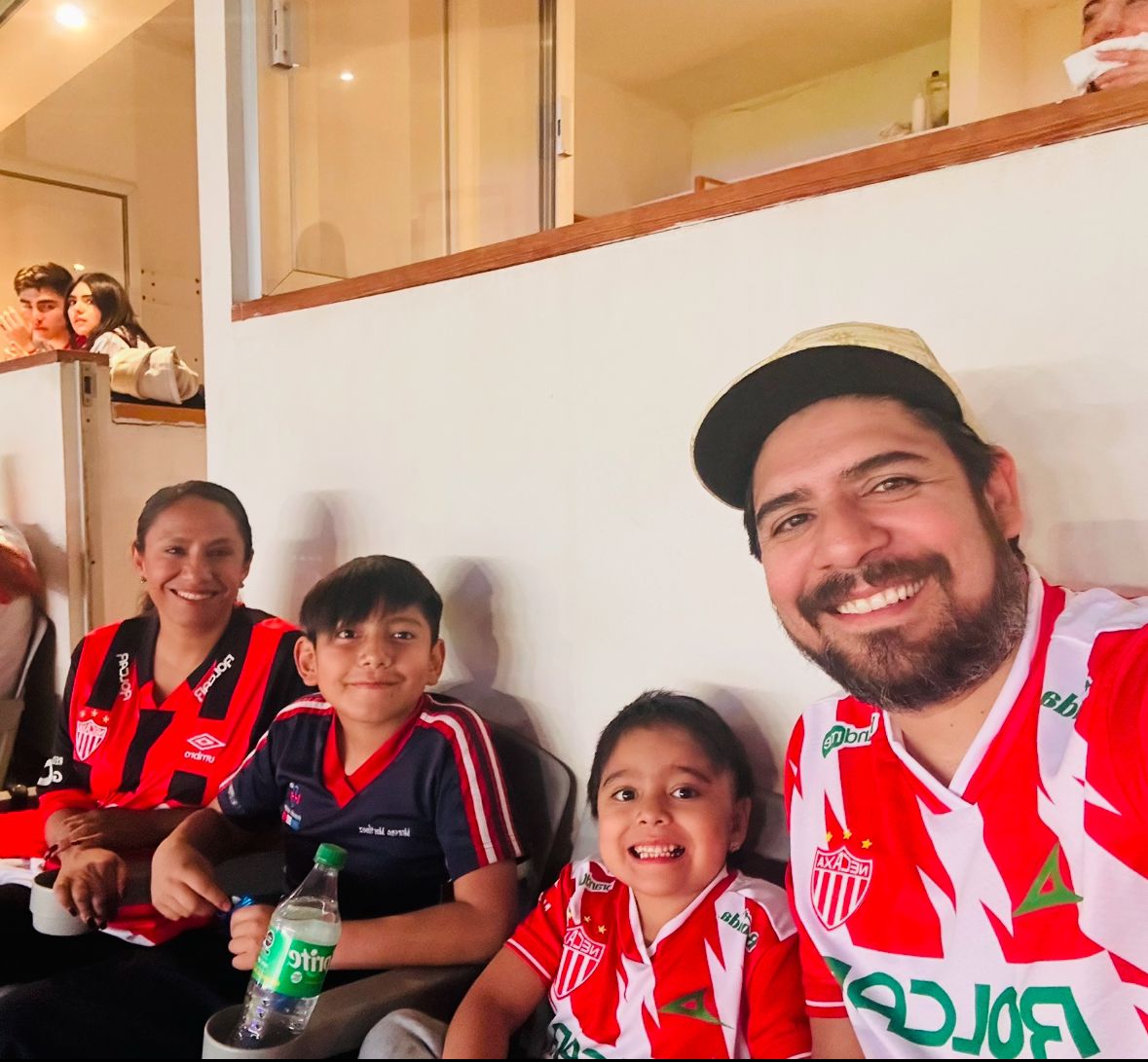 SamboraRayo's tweet photo. Vamos vamos rayos!!! 🦆🍿⚡
@ClubNecaxa
#necvsmzt https://t.co/C9RPBy14pE