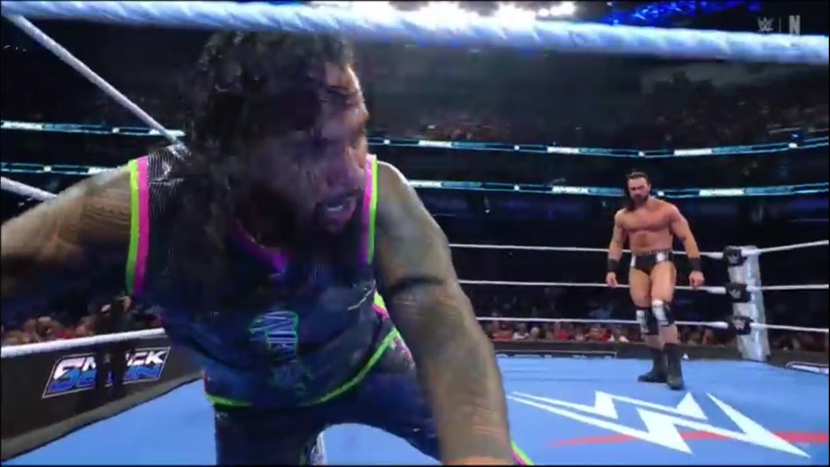 theusotwinzcom's tweet photo. #BigJim #BornAKing #SmackDown https://t.co/tBeBBv59Bz