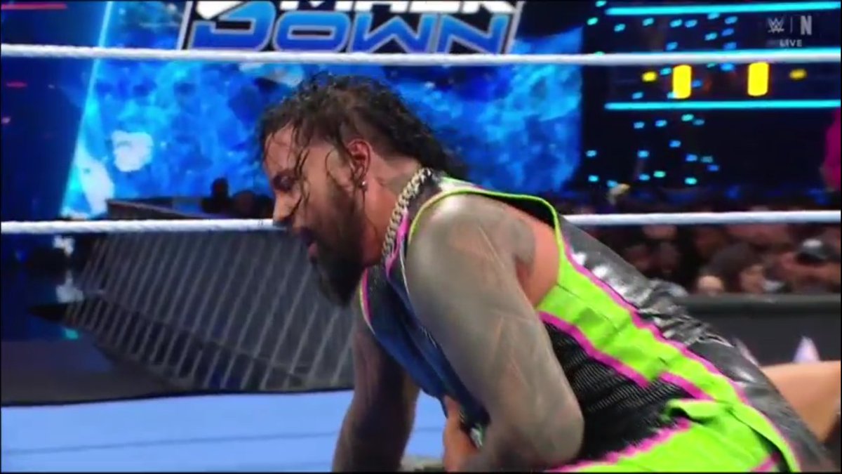 theusotwinzcom's tweet photo. #BigJim #BornAKing #SmackDown https://t.co/cPeEeKRJjb