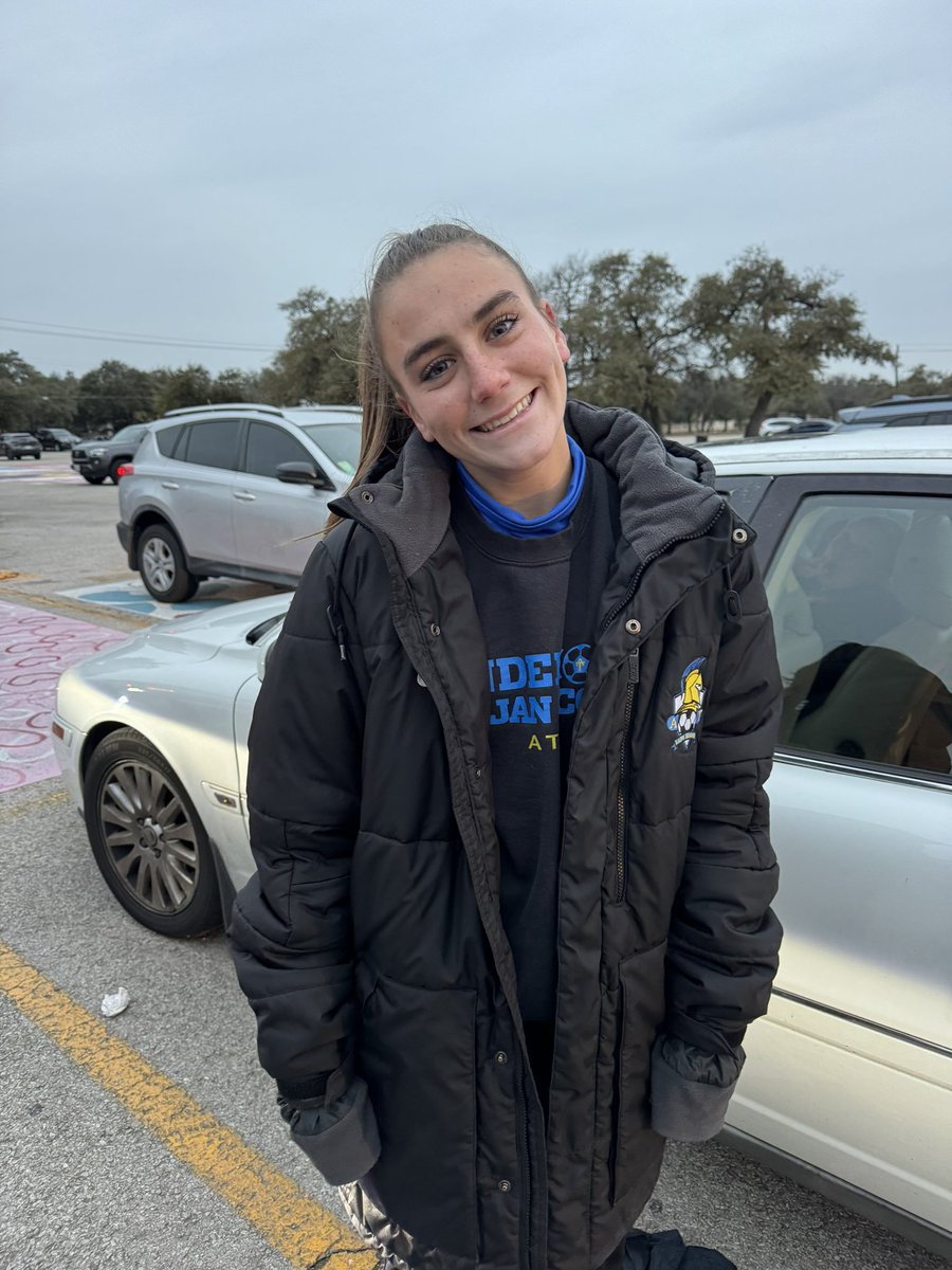 8-0 DUB vs Crockett tonight!! 🥶 Gracie Ruthven with a hat trick 🔥🔥🔥