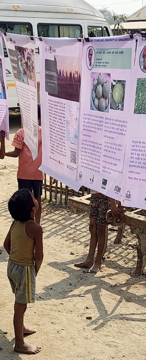 Kindling Curiosity, the little onlooker told us we should have hung poster at litle lower height during 52shodhyatra in Katihar : returning from a week long learning sharing walk, more later; thanks arun fr photo ⁦<a href="/honeybeenetwork/">Honey Bee Network</a>⁩