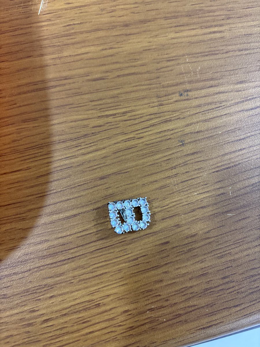 🎞️분실물 안내

해당 분실물 A홀 본부석에서 보관중이오니 주인께서는 방문하시어 찾아가시길 바라겠습니다 :)