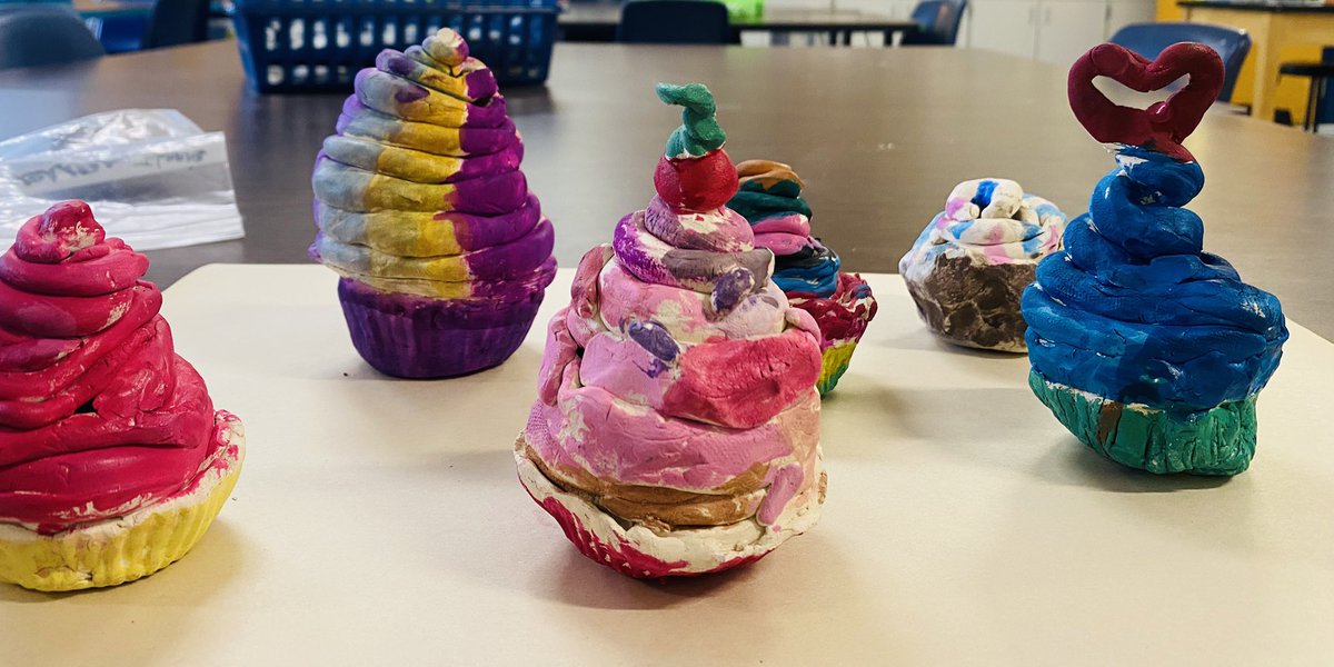 More clay going home today: 4th graders learned clay hand building skills to make their cupcakes. Coil, slab, pinch pot, and scoring and slipping are essential to for making 3D clay pieces! <a href="/SilkHopeEagles/">SHSeagles</a>