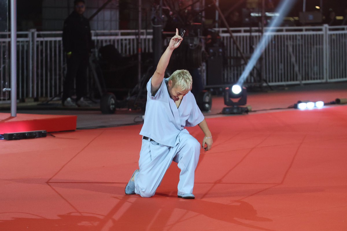 soyraulaviles's tweet image. El TENS de Integramedica, el sábado a las 7 AM, cuando te encuentra la vena a la primera. #GalaVina2025 #GalaXMega