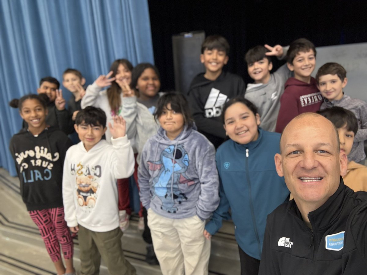 Sac Mayor Kevin McCarty (@mayormccarty) on Twitter photo I had a great time visiting Charles Mack Elementary with <a href="/RickJenningsD7/">Rick Jennings, II</a> in celebration of #BlackHistoryMonth
I always enjoy speaking with young people about my own challenging educational journey & sharing with our future citizens, mayors, & councilmembers how our gov works. I had a great time visiting Charles Mack Elementary with <a href="/RickJenningsD7/">Rick Jennings, II</a> in celebration of #BlackHistoryMonth
I always enjoy speaking with young people about my own challenging educational journey & sharing with our future citizens, mayors, & councilmembers how our gov works.