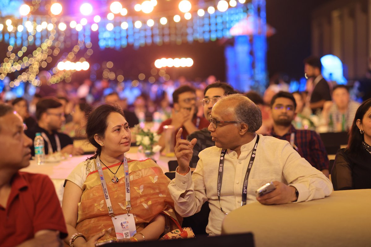 ✨A perfect end to ISVIR 2025 - Gala Night!🎉Inspired by Thrissur Pooram, a night filled with color, excitement and stunning fireworks!🎇💫Here’s to more innovation and collaboration ahead! #ISVIR2025 #GalaNight #ThrissurPooram #CelebratingSuccess #Networking #MedicalInnovation