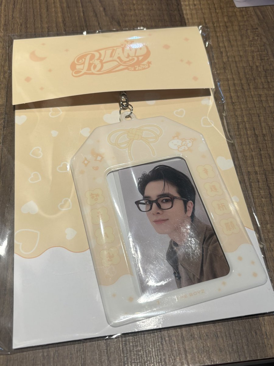 i_j0n's tweet photo. THE BOYZ THE B LAND in Japan
ドボイズ ドボ イルコン グッズ 代行 買取 譲渡

譲　 ヨンフン　お守りトレカホルダー

求     2000円➕代行費〜　
　　もしくは、同種ジュヨンと交換

22・23･24日現地手渡し可能な方優先となります🙇🏻‍♀️

気軽にリプ、DMお願いします🎶 https://t.co/T4fDfHdFOr