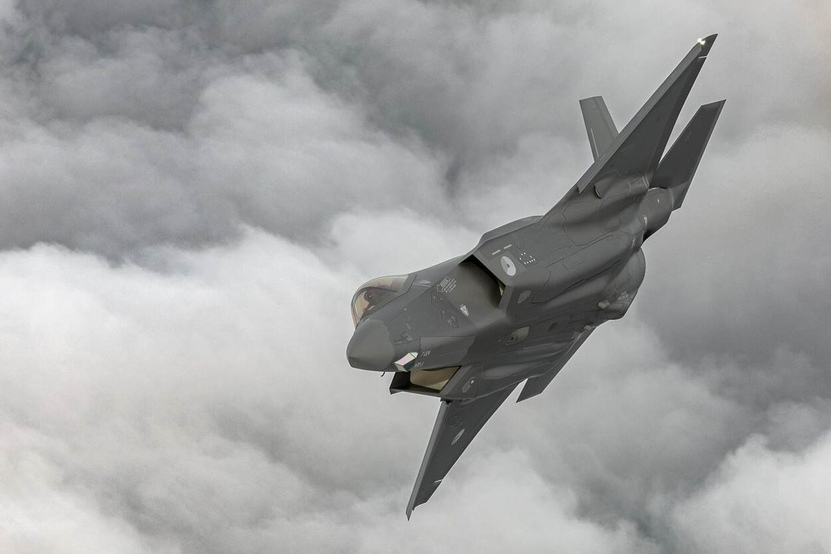 DefenseMirror's tweet photo. Netherlands Redesigns Airspace for F-35 Fighter Jet Training:

https://t.co/MUR2iVaaZb

#Dutch #Netherlands #F35 #fighter #airspace #NATO #airforce #trainingzone #pilottraining #civilaviation #avgeeks https://t.co/9qQWt6iScD