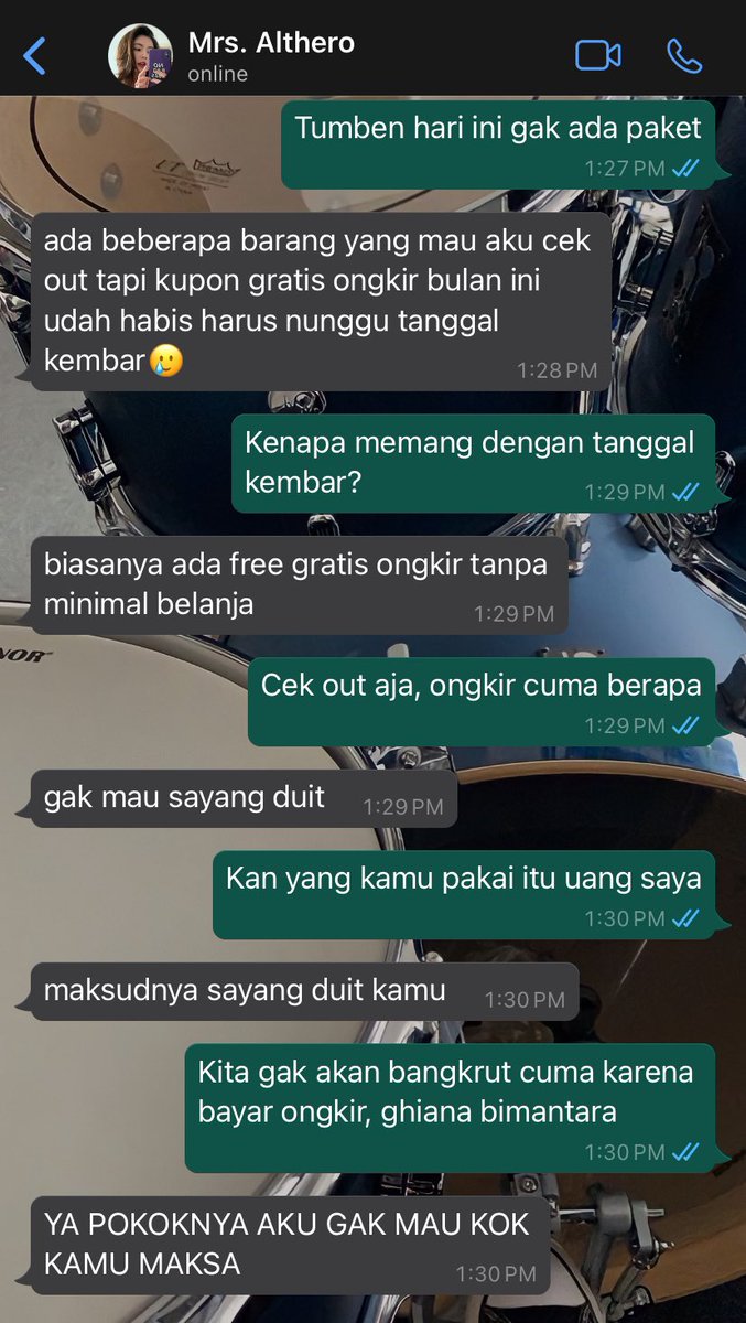 aeri_aaa's tweet image. ketika ibu gia kecanduan belanja online