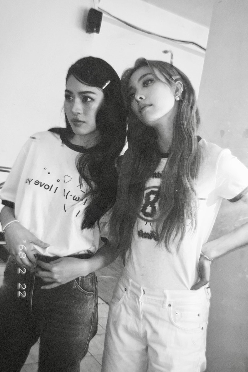 ฟิลพี่น้องหลิง กับ น้องลูกออม มากกก 

LINGORM UNDER THE MOON
#LingOrm1stFMinVietnam
#LingOrm #หลิงออม