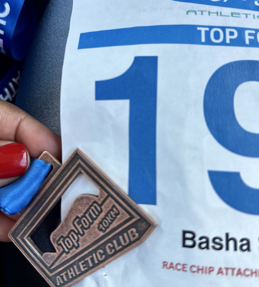 MrsBashaT's tweet image. Preparing for my first half marathon! 🏃🏾‍♀️🔥
Right now, my fastest 10km is 1 hour 20 minutes,but today I finished in 1 hour 35 minutes. The steep,curving roads were a challenge, and the heat was intense—but every run is progress! 💪🏽🏁
#HalfMarathonTraining #RunningJourney