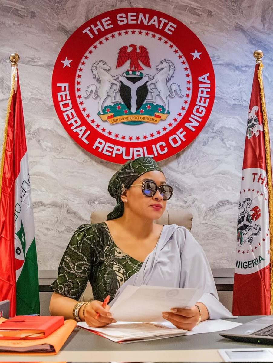 WorkingNigerian's tweet photo. We believe in strong women. We believe in the woman who is able to stand up for herself. We believe in the woman who doesn't need to hide behind anybody's  back.
We are proud of you

#allwomentogetherwerise 
#womenvoice 
#Natasha https://t.co/ACTH048V4y