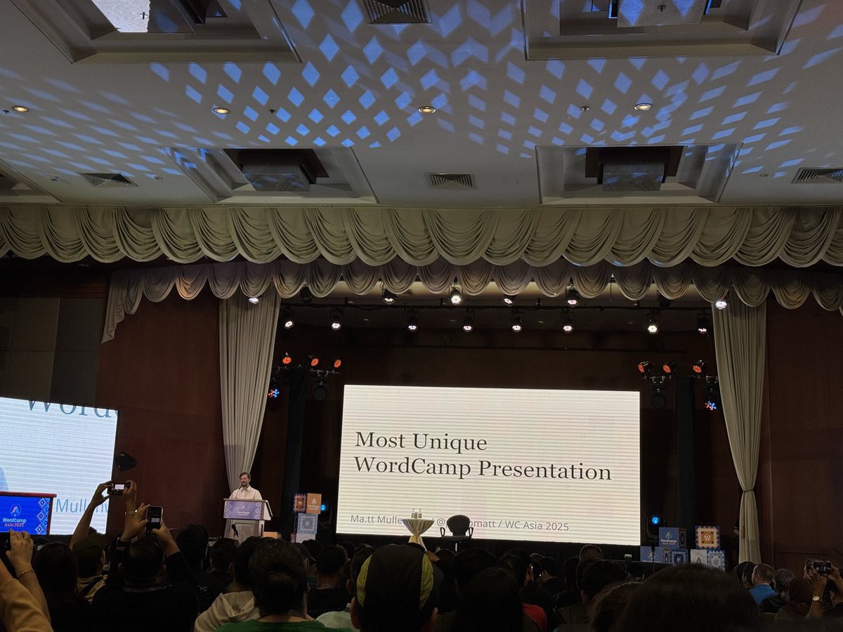 prithuthakuri's tweet photo. The last day and the last session of #WordCampAsia2025.
The most awaited session by @photomatt it is!! https://t.co/NkOJQZMprY