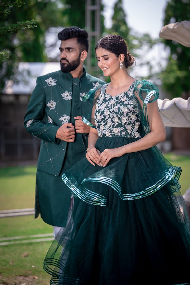 Jeeja_Fashion's tweet image. 💫Fashion that speaks your love language! Get the perfect look for you and your special one. When love and fashion come together, magic happens!
Couple outfits that turn heads! Be the trend, be the couple.✨
Visit us, today!
#MatchingGoals #TrendyDuos
#HisAndHers #StylishTogether