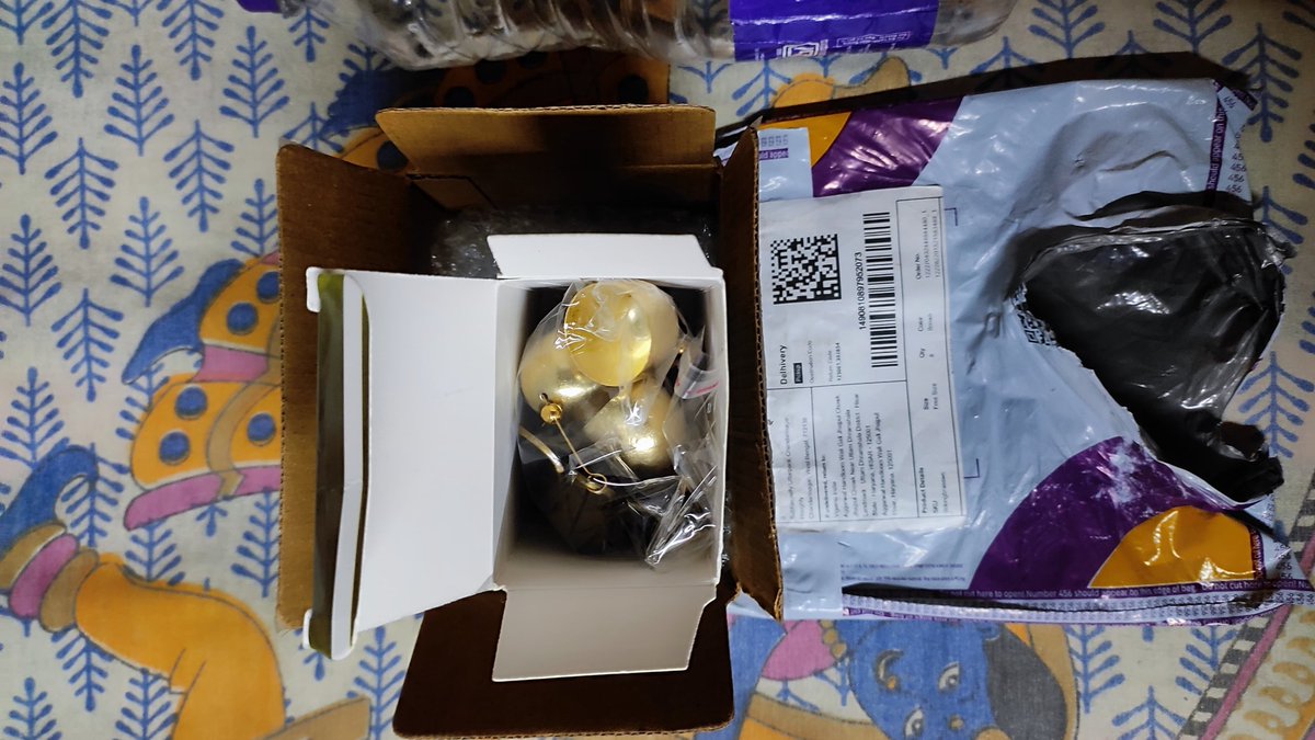 dailyloomnews's tweet photo. I ordered 8 wind chimes from Vigamu India via Meesho, but received only one, despite the package being labeled as containing 8. Order IDs: #122270402444644480 &amp; #122282201521583489. My refund request was denied with no explanation.@Meesho_Official @consumerforum_ @jagograhakjago https://t.co/Ly3WYtXgFT