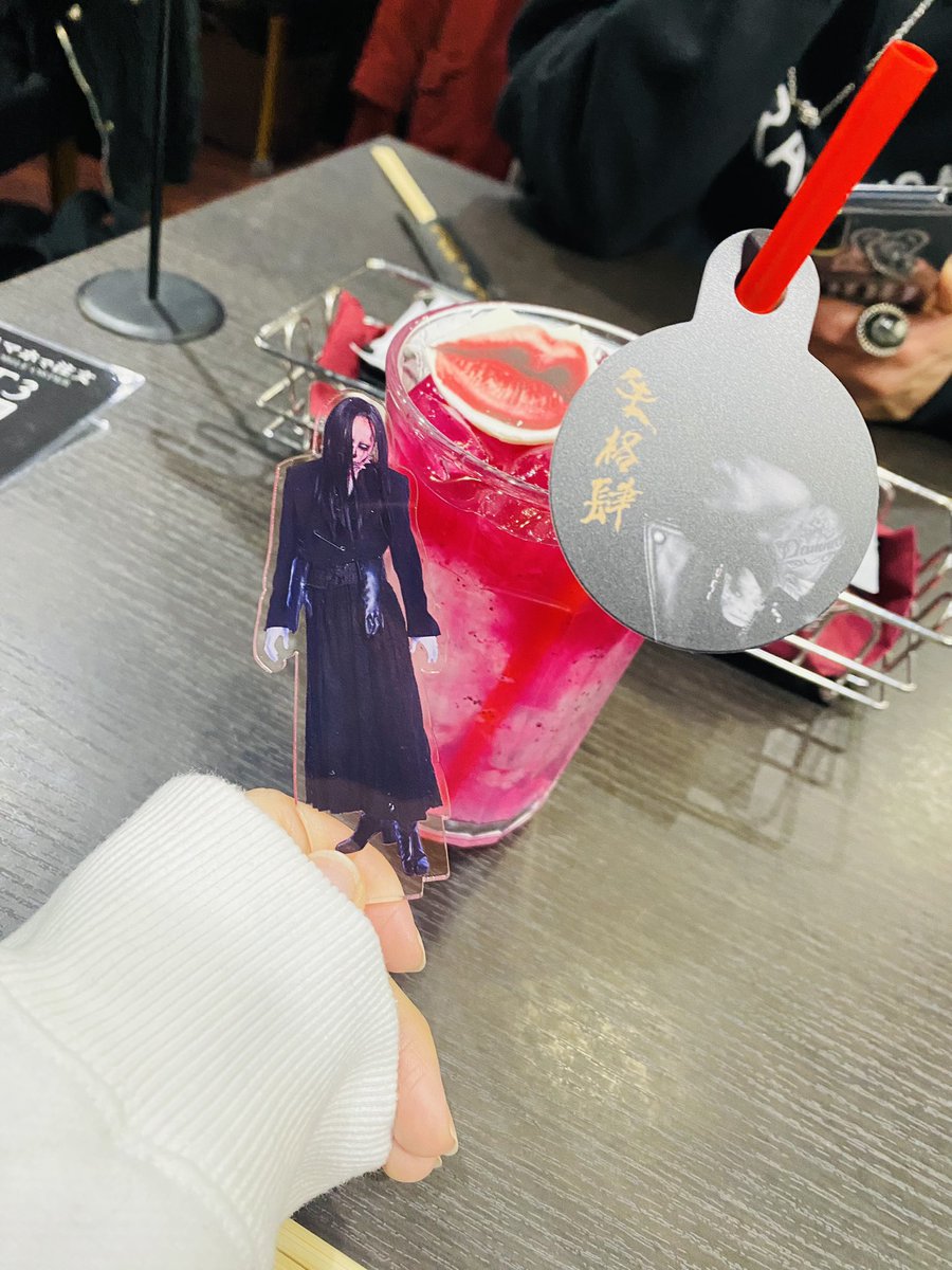 R53khgf's tweet photo. 京さんの個展＆カフェ行ってきた🥰
幸せ空間だし食べ物全部美味しかったーーー！
フィッシュバーガーが特に美味しかった🐟💜 https://t.co/iUMajSniqu