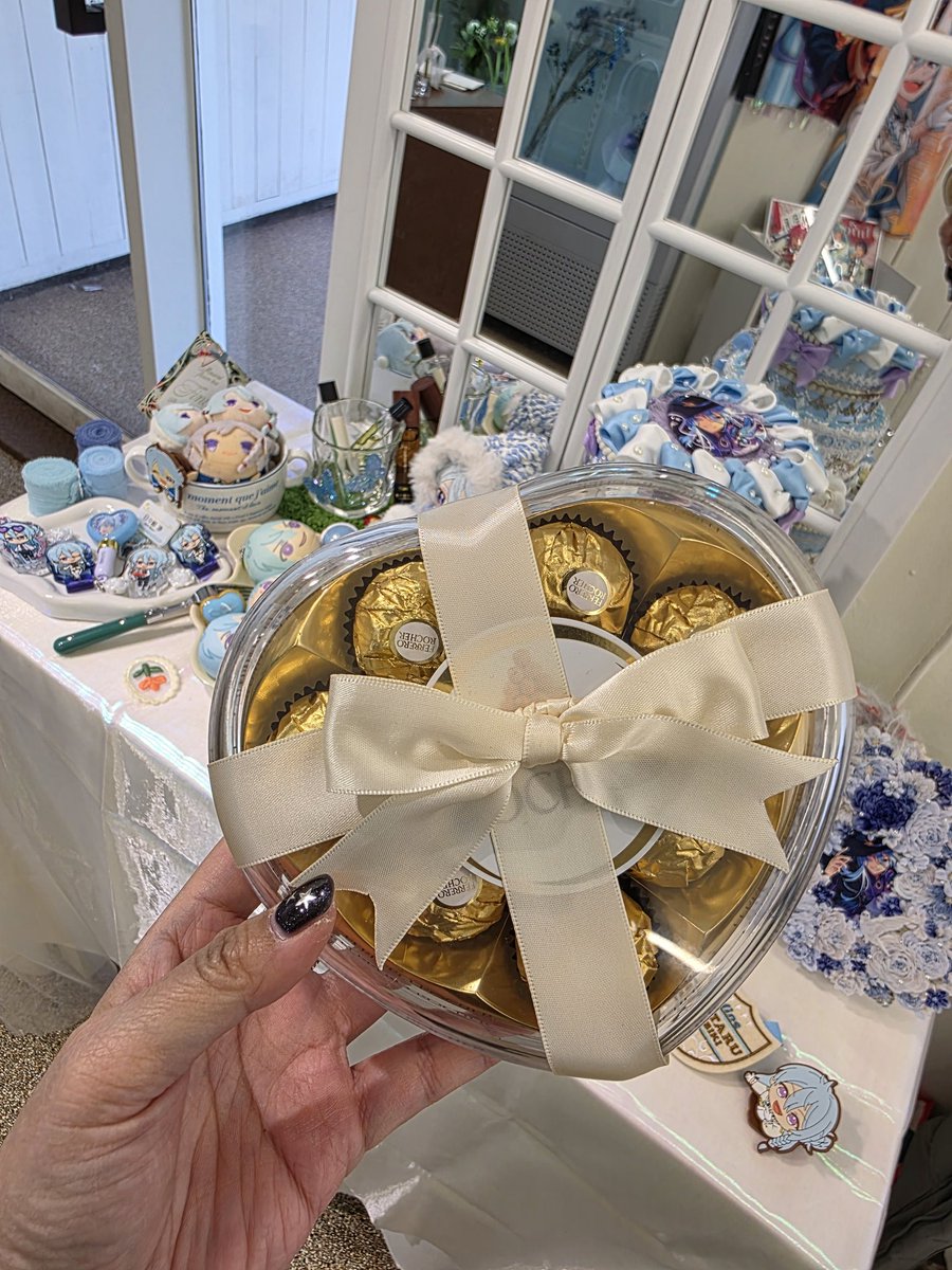 방문해주신 프로듀서 님들께서 맛있는 간식을 주셨습니다.
감사합니다🩵