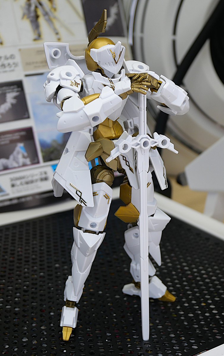 pugken2005's tweet image. 初30MM
めちゃくちゃカッコイイ・・・
#プラモデル 
#30MMマクシオン軍