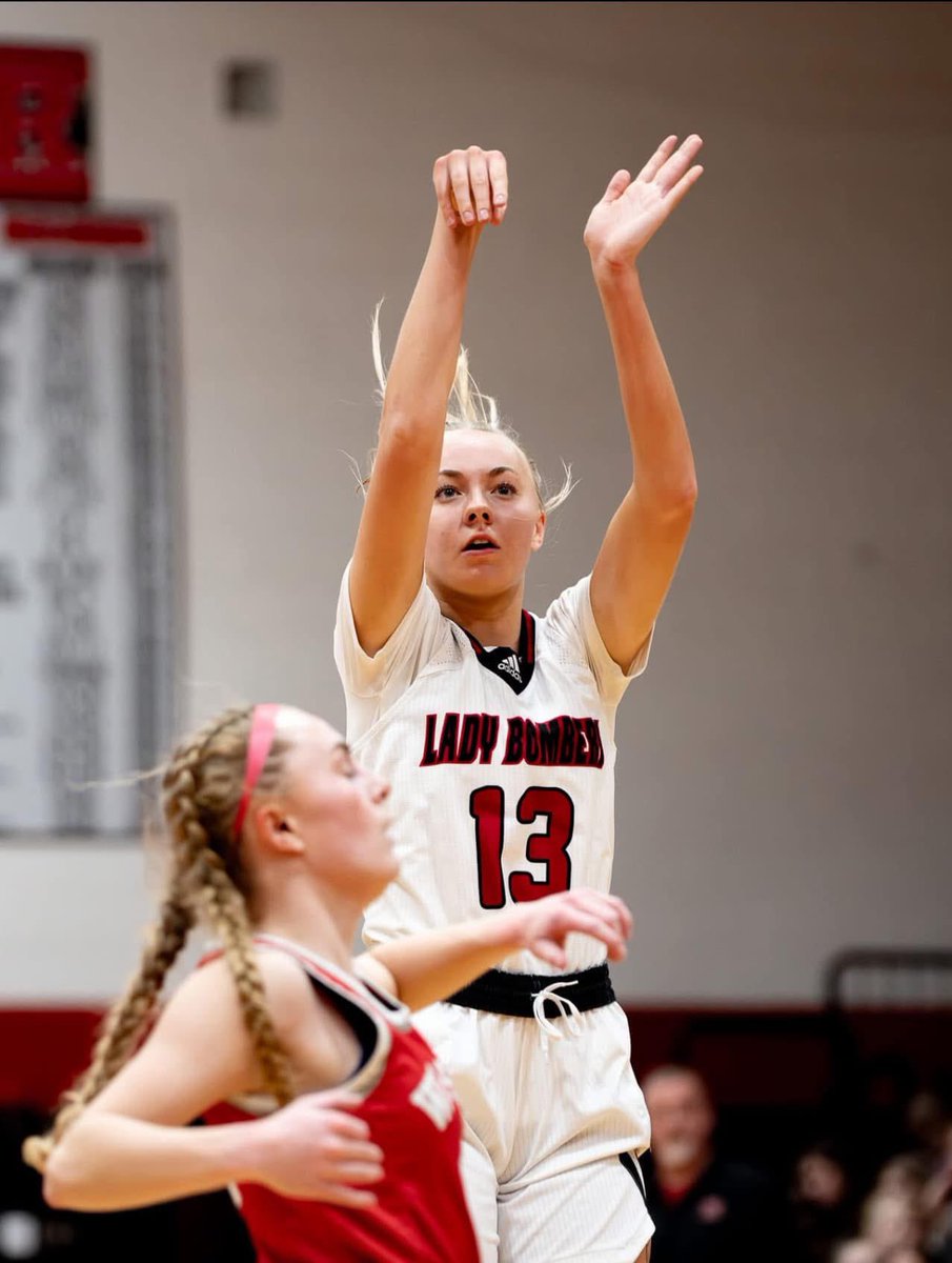 INEliteHavoc's tweet photo. Good luck Rensselaer HS at Semi-State!  🚨Folks make sure to tune in, they are Relentless on both ends of the Floor 😤😤😤 Go Get Em’ Kamri Rowland, Taylor Vanmeter, Carly Drone &amp; Brodie Radke!! 🔥🔥 🔥@RowlandKamri @MeterTaylor @carlydrone11 @coachbeckett https://t.co/1kIN2QyTen