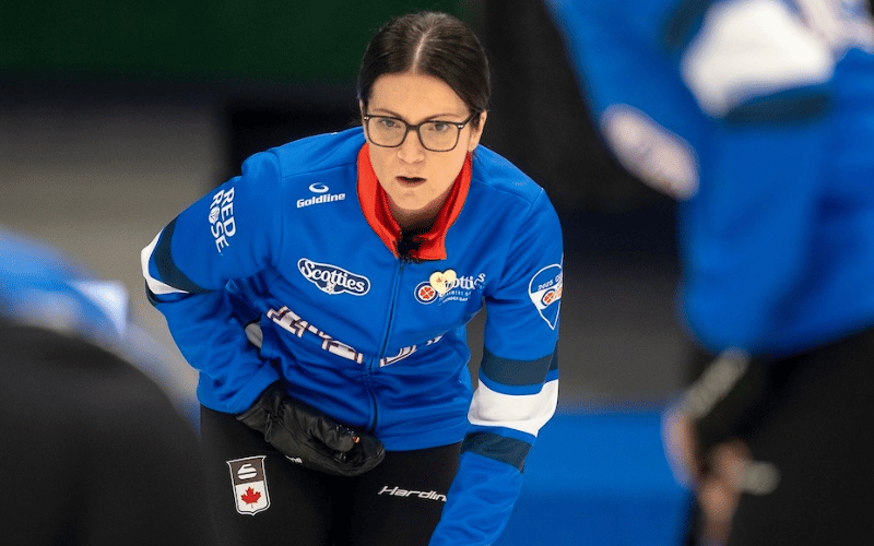 CurlingZone's tweet photo. It's five wins in a row for Gimli's Kerri Einarson as they advance to Saturday's Page 1v2 game! #curling 

Read More:
https://t.co/lngSc0YJr5

Photo: Andrew Klaver, Curling Canada #scotties #stoh https://t.co/3pZrrAPbeF