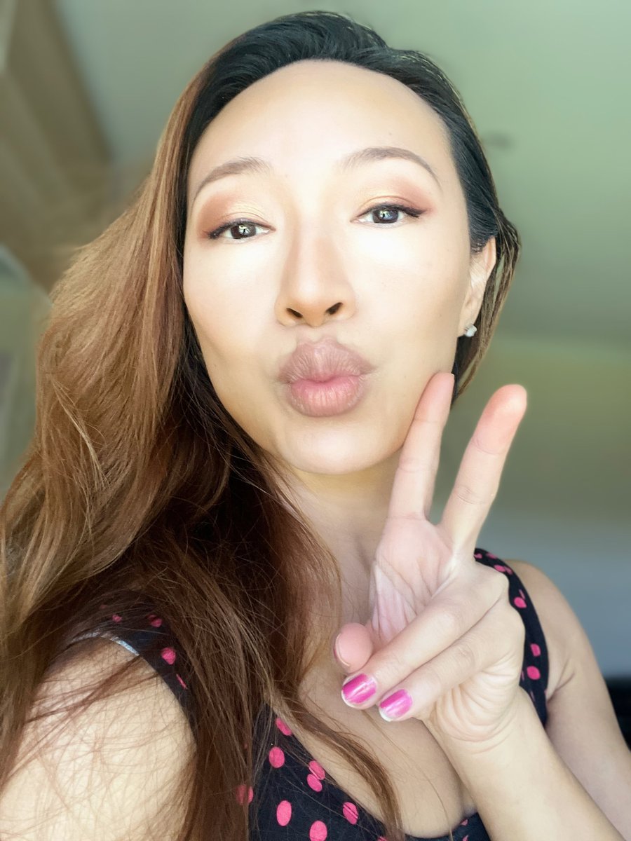 annaleemusicx's tweet image. Weekend mode: ON ✌️😜 Time to relax and vibe!

#WeekendVibes #ChillMode #PeaceOut #FridayFeeling #SelfieTime