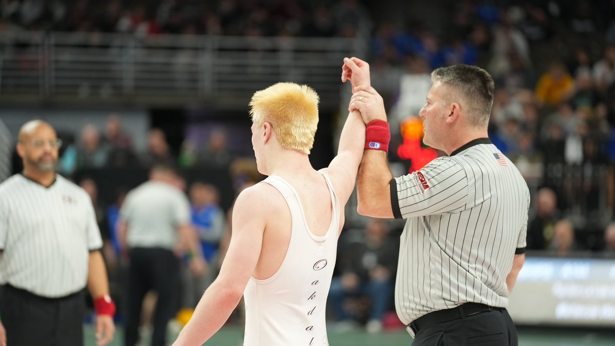 NEBwrestle's tweet photo. Corbin Hoefer of Neligh-Oakdale D138 Finalist! https://t.co/5dP00had5C