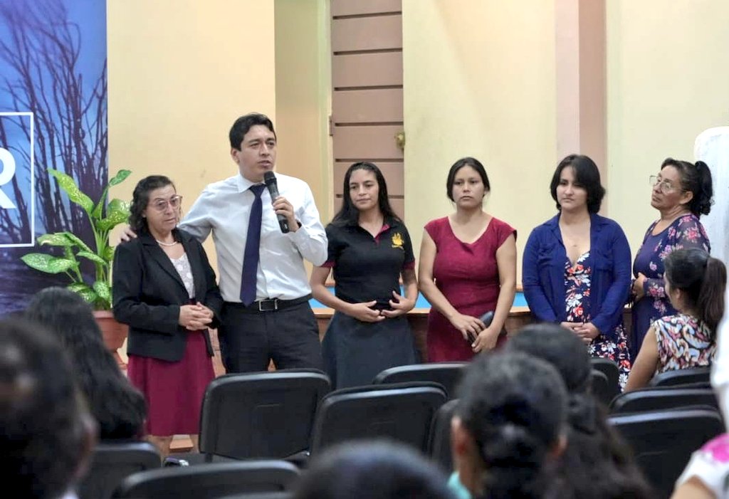 Adventist_minop's tweet photo. 🤲🤍 Amigos de esperanza deciden por Cristo, y responden a la invitación de aceptar la Salvación pagada por Jesucristo en la cruz. ✝️❤️ https://t.co/RtPQulep46