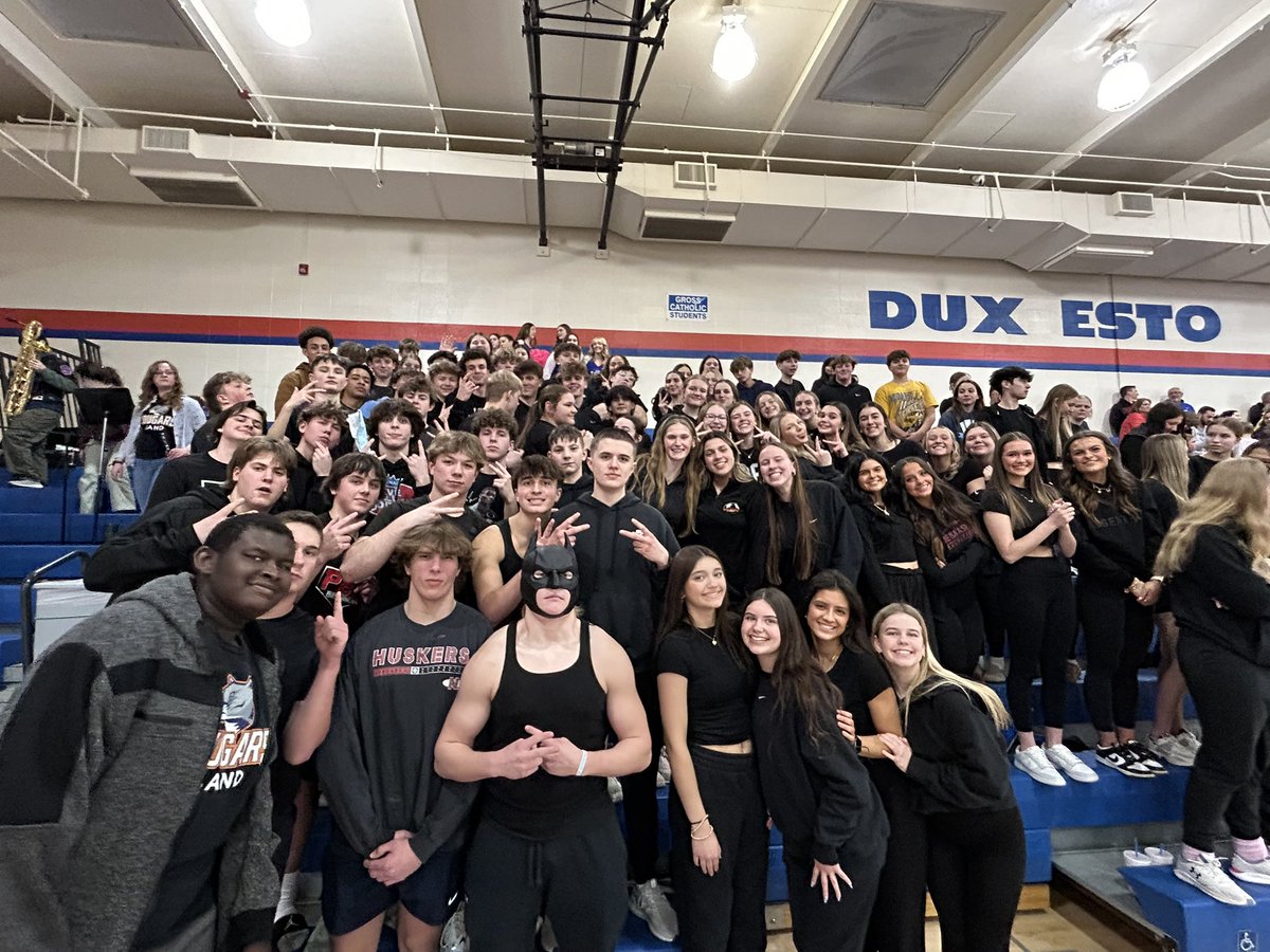 GCPrinEubanks's tweet photo. What a game.  The Cougars lose a tough one by a bucket to EMM tonight. https://t.co/XcpgICd0TC