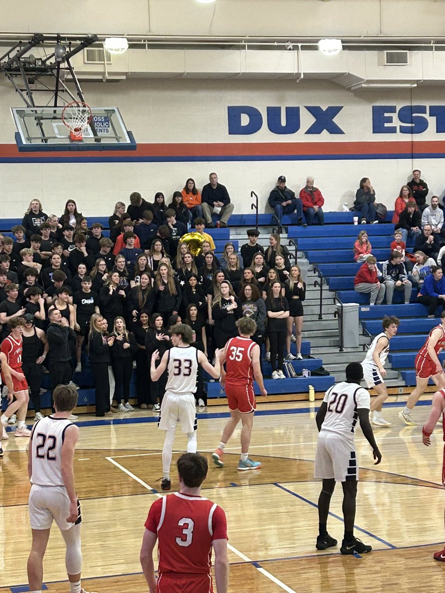 GCPrinEubanks's tweet photo. What a game.  The Cougars lose a tough one by a bucket to EMM tonight. https://t.co/XcpgICd0TC