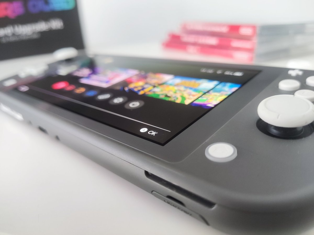 OLED Screen upgrade from <a href="/TakiUdon_/">Taki Udon</a> at Retro Remake for the OG Grey Switch Lite. Touch screen version. Install done. Pretty happy with it.