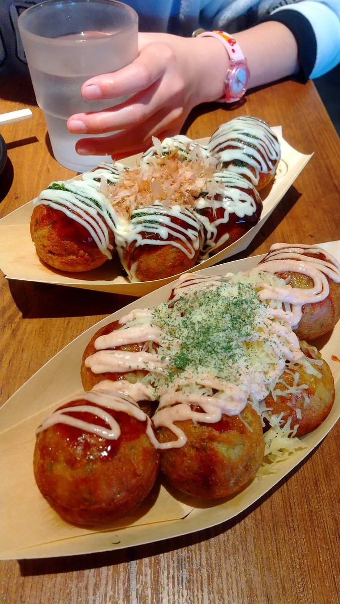 TtmMyzk's tweet photo. 佐賀駅で銀だこ食べて会場へ

#トヨタ紡織九州
#レッドトルネードSAGA
#リーグH https://t.co/bs9FIgkHjE
