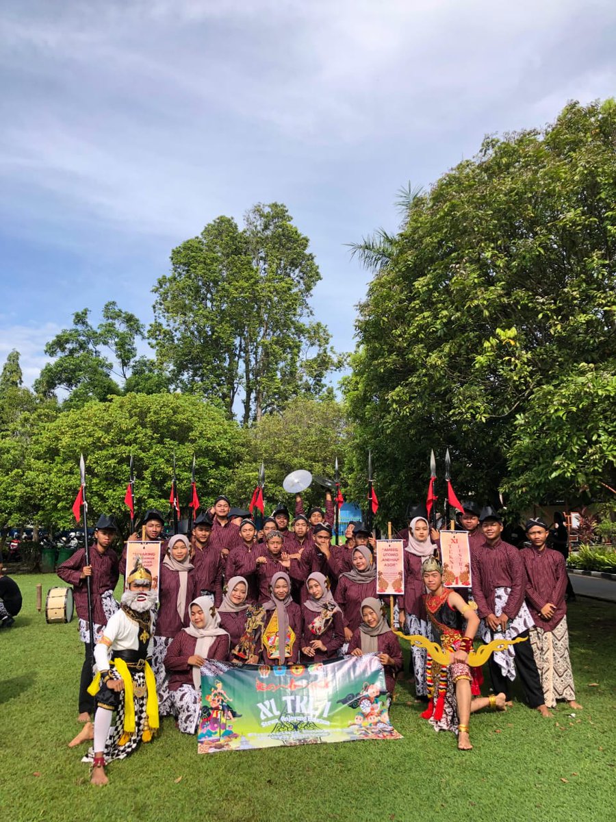 SMKN 2 PENGASIH
HUT Jogjakarta.. 
#jogjaberhatinyaman.  semoga 🥰