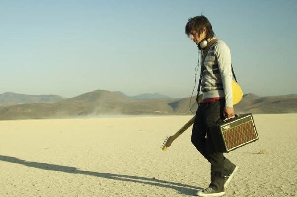 IamSiddhartha's tweet photo. Un día como hoy salía“Why you?” Mi primer álbum solista, el primer paso de este camino que aún sigo recorriendo… y no se cansa de enseñarme en cada cosa un porqué. 
Aquí se los comparto para que lo escuchen 
https://t.co/Iw3MLWbhDl https://t.co/WsaVR8SIbr
