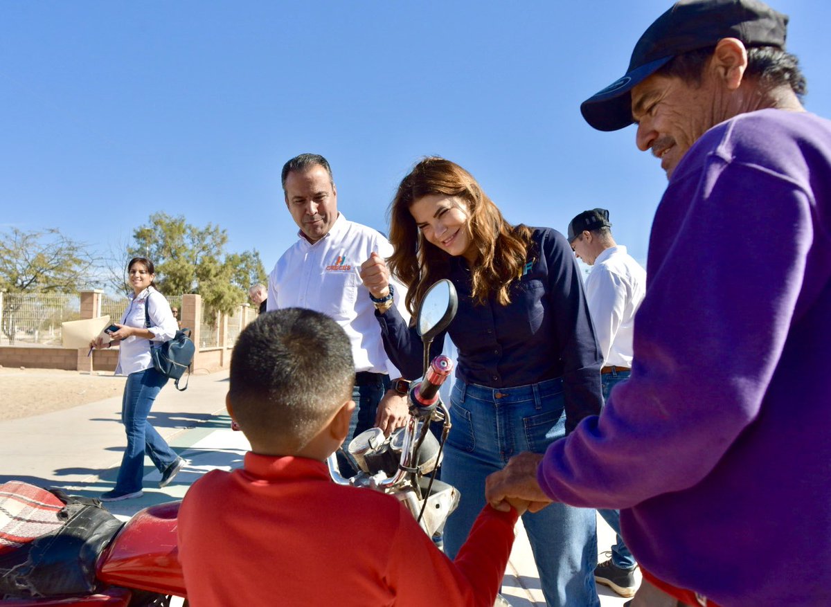 ¡Cerramos con broche de oro la Gira de Trabajo #26 en Bahía de Kino!

Acompañado de mi esposa <a href="/pattyruibal/">Patricia Ruibal</a>, dimos el banderazo de salida al Programa Alimentario 2025, un esfuerzo para que miles de niñas y niños de la zona rural reciban desayunos nutritivos en sus escuelas. 🍎