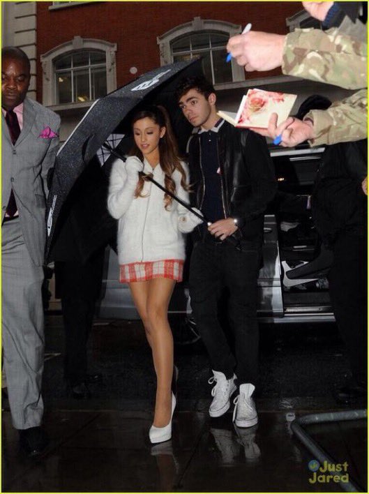 bleubanistrs's tweet photo. daily reminder that ariana dated luigi mangione before he was famous 💕💕 https://t.co/d5Q7bd6Q4g