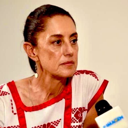 UHN_Plus's tweet image. 🇲🇽 | Claudia Sheinbaum abre la puerta a la repatriación de “El Mayo” Zambada y afirma que debe verse “más allá del personaje y sus delitos”. Crecen las críticas que la acusan de ser la “presirvienta” del crimen organizado.