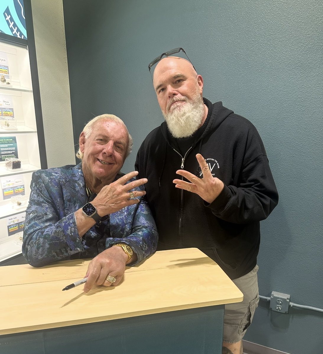 wallyparris's tweet photo. I had the pleasure of meeting the GOAT today! @RicFlairNatrBoy https://t.co/J2EX0nVIB2