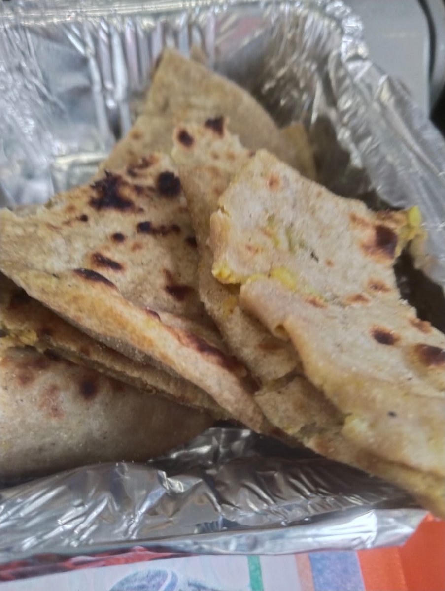 spcnd's tweet photo. @RailMinIndia @RailwaySeva @RailwayNorthern train no.22426 vande Bharat express to Ayodhya, the Paratha quality is very bad &amp; not suitable for consumption, it seems quality people is not doing their job @AshwiniVaishnaw https://t.co/KVOtowQdtp