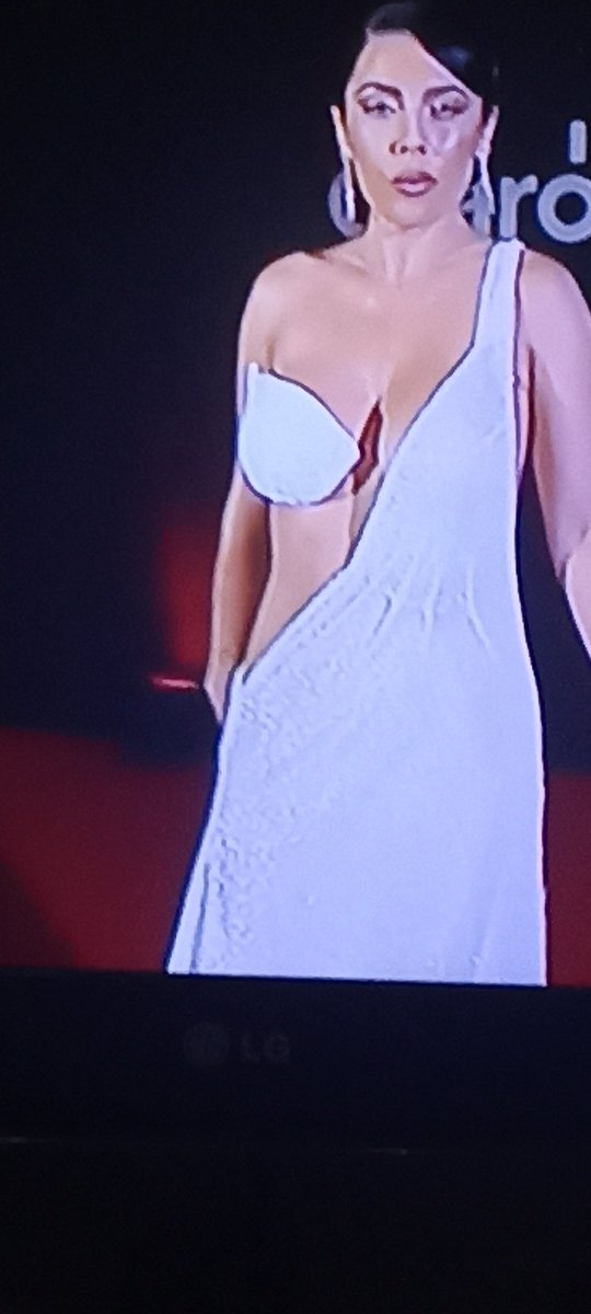 Siempre hay una ordinaria!!#GalaXMega