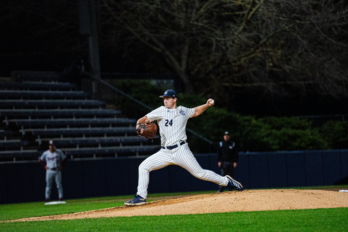 After 6 | UC Davis 10, Santa Clara 0

Aggies stay on the attack offensively while Bryan Green has been LIGHTS OUT on the hill! He's allowed only two hits and is up to 5 K's through 6 IP.

#GoAgs