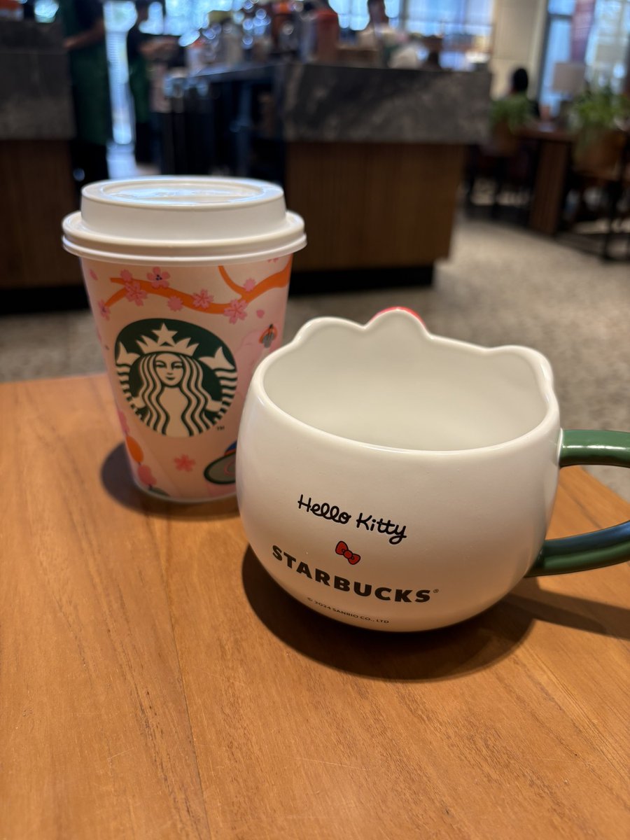 ariakefrogman's tweet photo. スタバなう https://t.co/i91OGuhgDZ