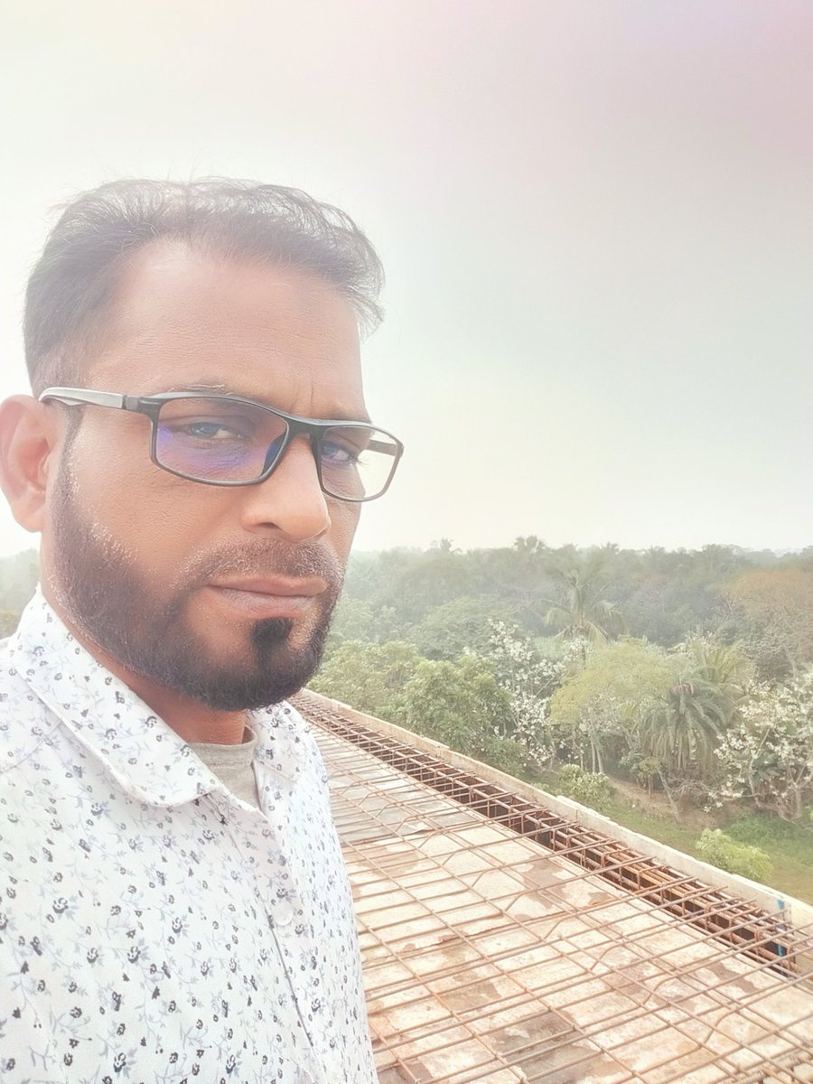 পরিচিত হই আমি সাতক্ষীরা থেকে আর আপনি