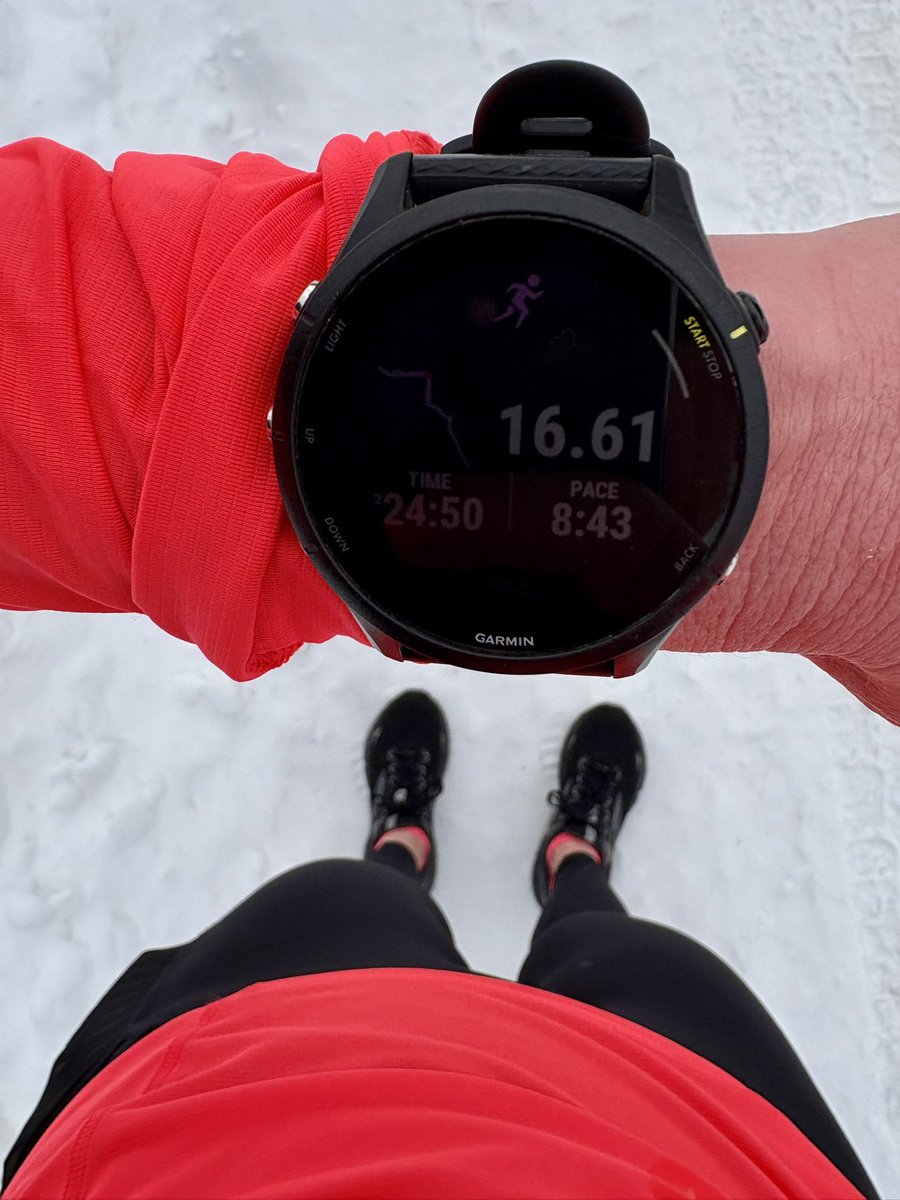 kaeloni_neville's tweet photo. Friday Long Run! 16.61 miles on nonstop breathtaking scenery.
#longrun #runallthemiles #runviews #runnergirl https://t.co/8juSecj6pJ