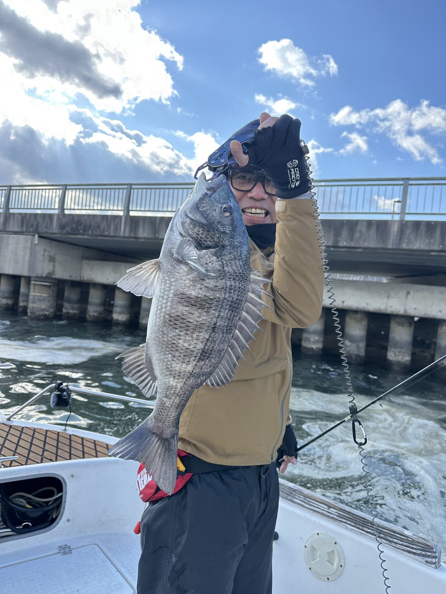 sugarmarin2022's tweet photo. 本当はシーバス便だったのに。。。
��主回避の癒しチヌwww
#ボートシーバス #sugarmarin #名古屋港 #名古屋港シーバス #釣果 #釣りガール #seabaka #釣りバカ #釣り女子 #シーバス #ランカーシーバス #穴撃ち #魚釣り #名古屋港ガイド船 #シーバスガイド #チヌ #チヌジギ #名古屋港チヌ #ダイソージグ https://t.co/RthSFxNFXk